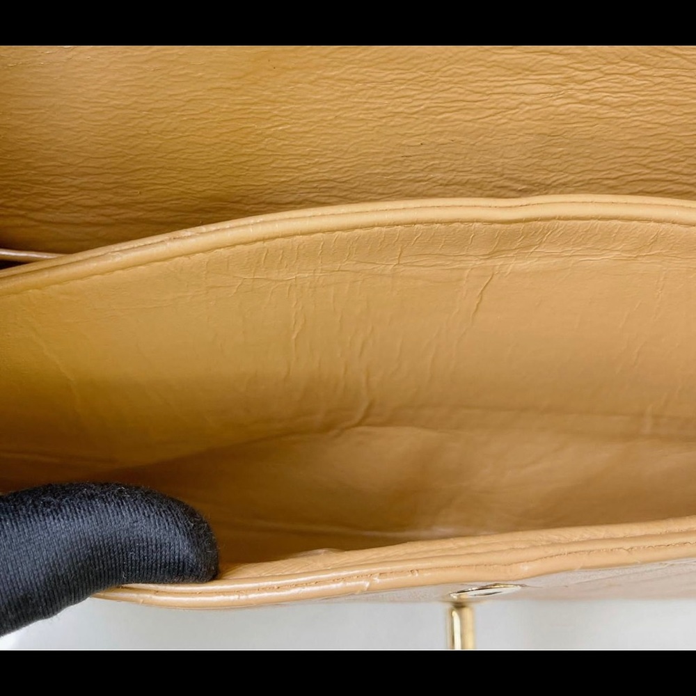 Authentic Chanel Vintage 24k M/L caramel - Picture 12 of 16
